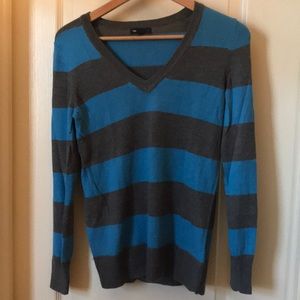 Gap sweater